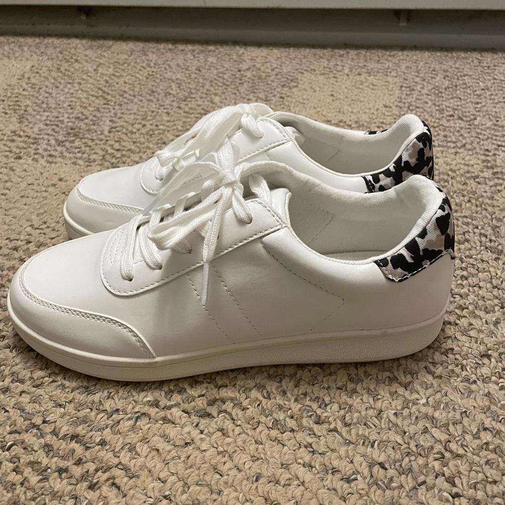 NWOT white sneakers with cheetah detail